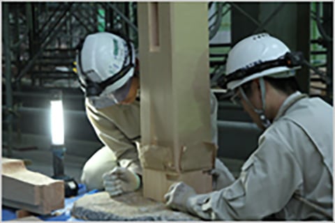 2014年7月~8月撮影 上御膳所 柱の加工・建て込みの画像